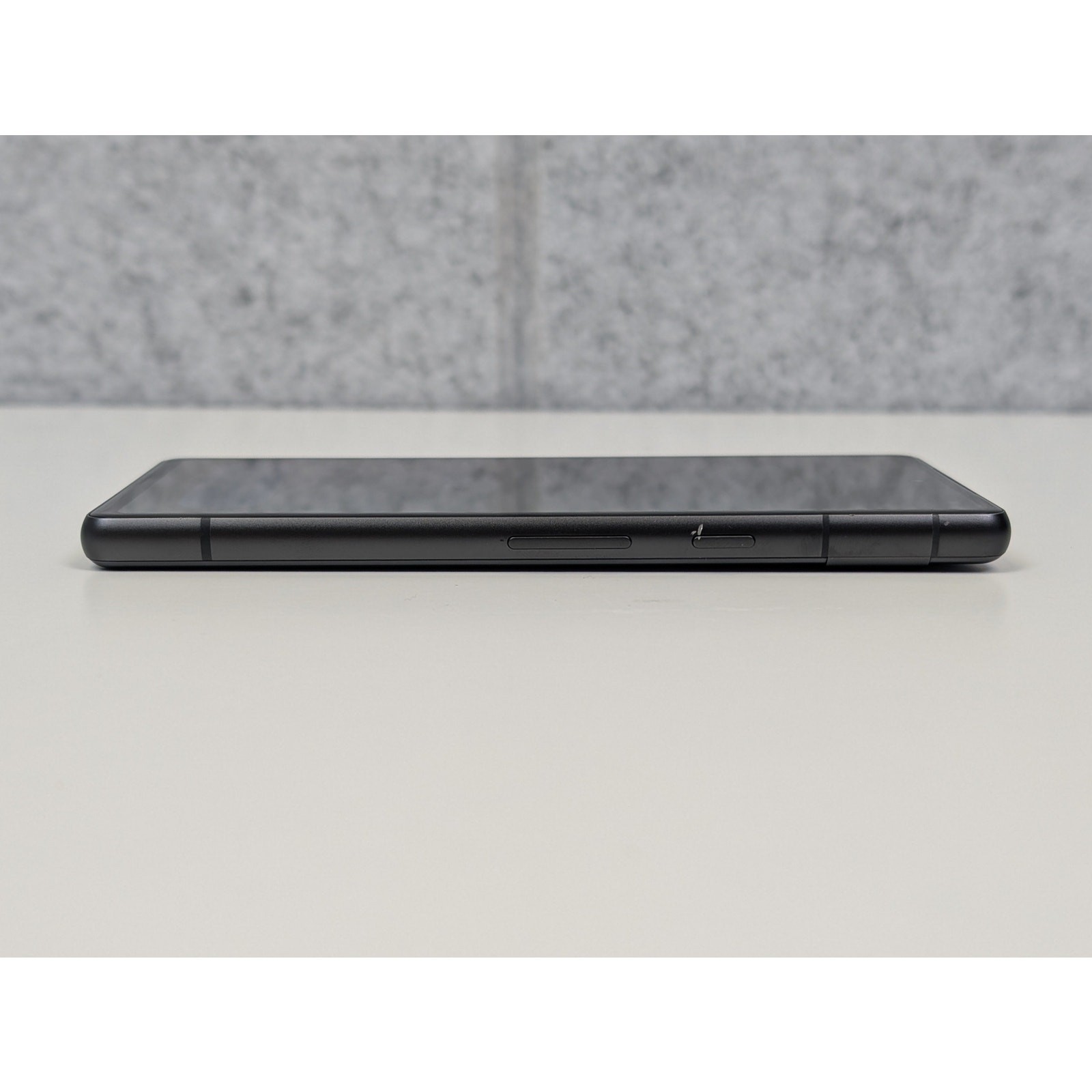 Google Pixel 7a G0DZQ (Network Locked to Verizon) – 128GB – Charcoal – USED