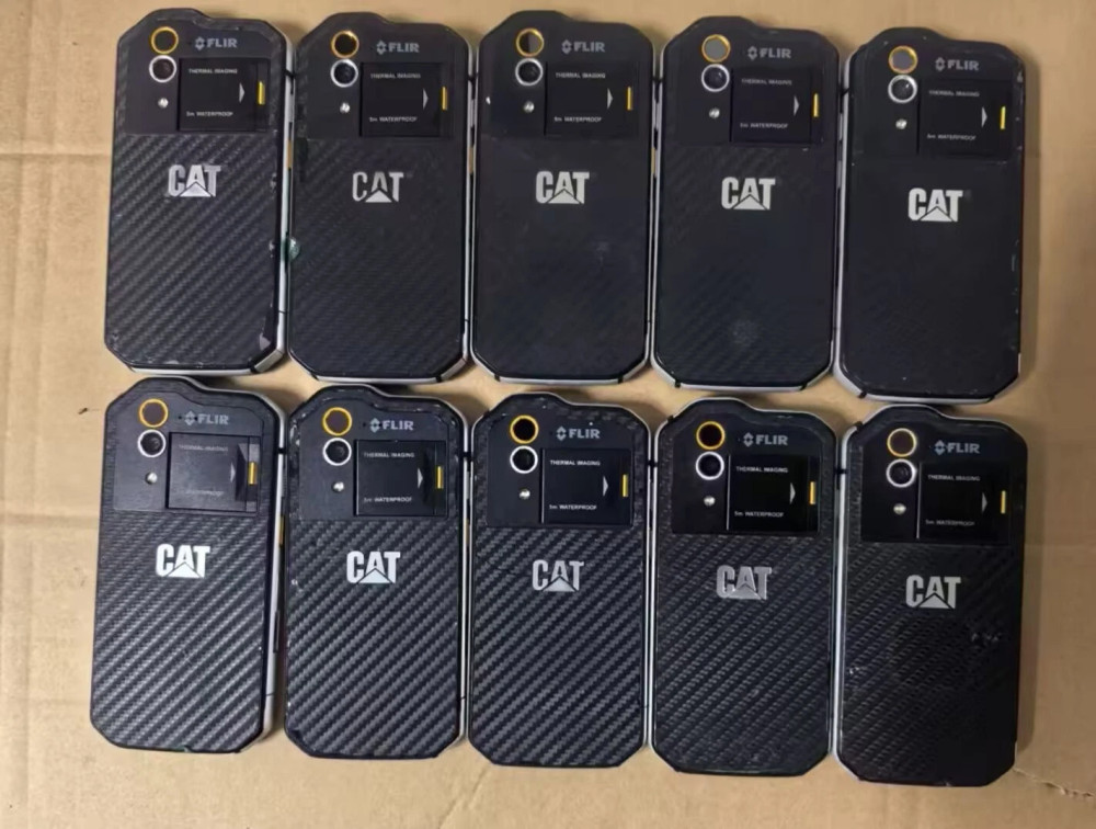 CAT S60 Military-Grade Smartphone with FLIR Lepton Thermal Sensor & SOS Button