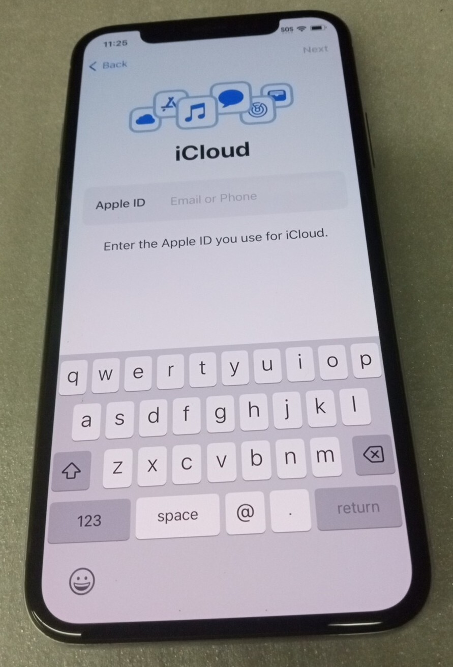 Apple iPhone X A1901 64GB Silver Unlocked GSM/CDM Unlocked