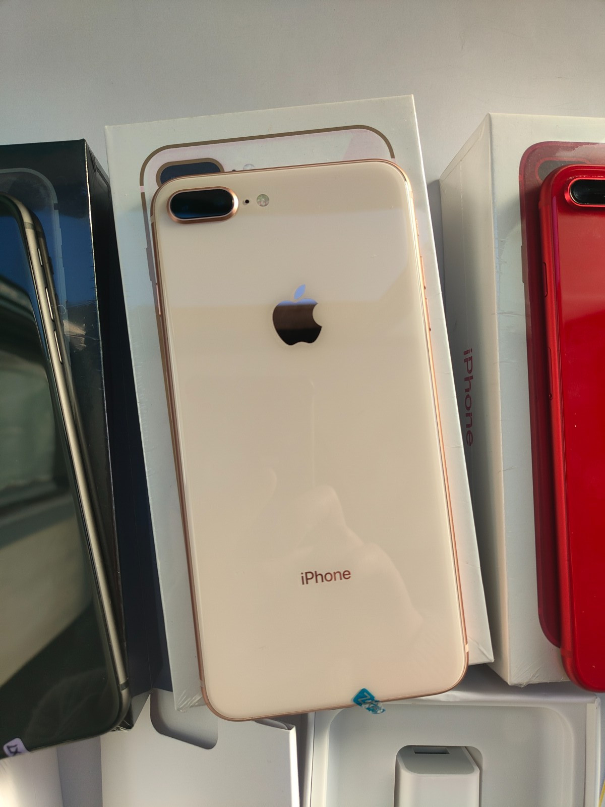 Apple iPhone 8 Plus 64/128/256GB Unlocked Silver Gray Gold Red With Accessories