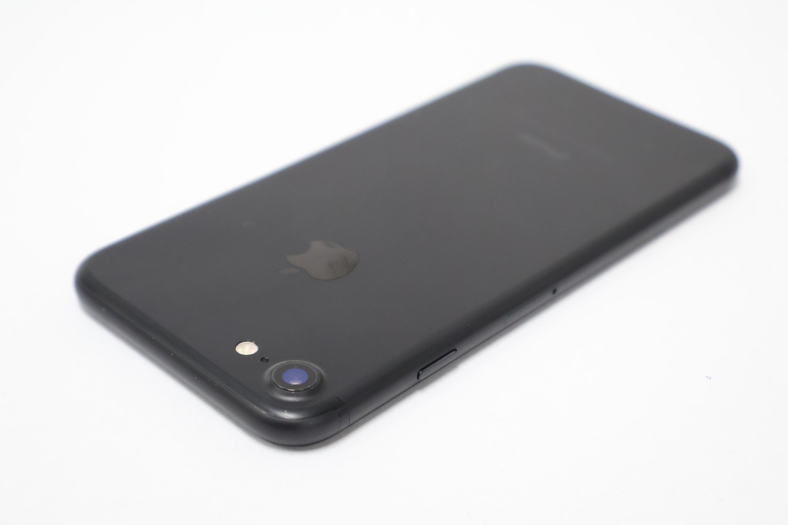 Apple iPhone 7 A1660 32GB – Unlocked – Black -Cracked Screen-