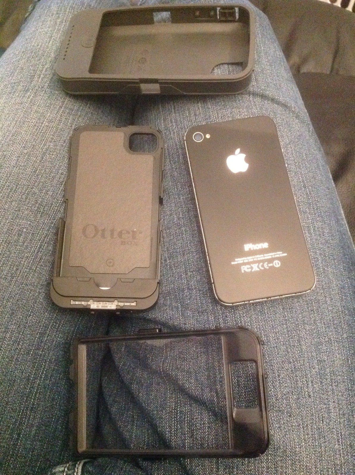 Apple iPhone 4s – 16GB – Black (Verizon) A1387 (CDMA + GSM)