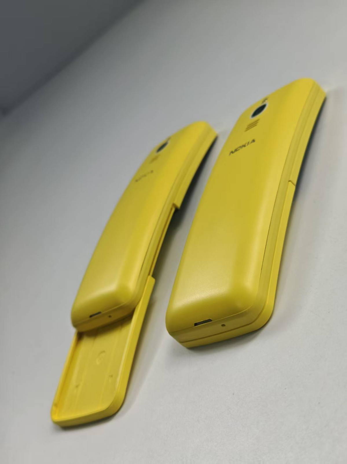 Nokia 8110 4GB Dual Sim WIFI 4G Unlocked cell phone