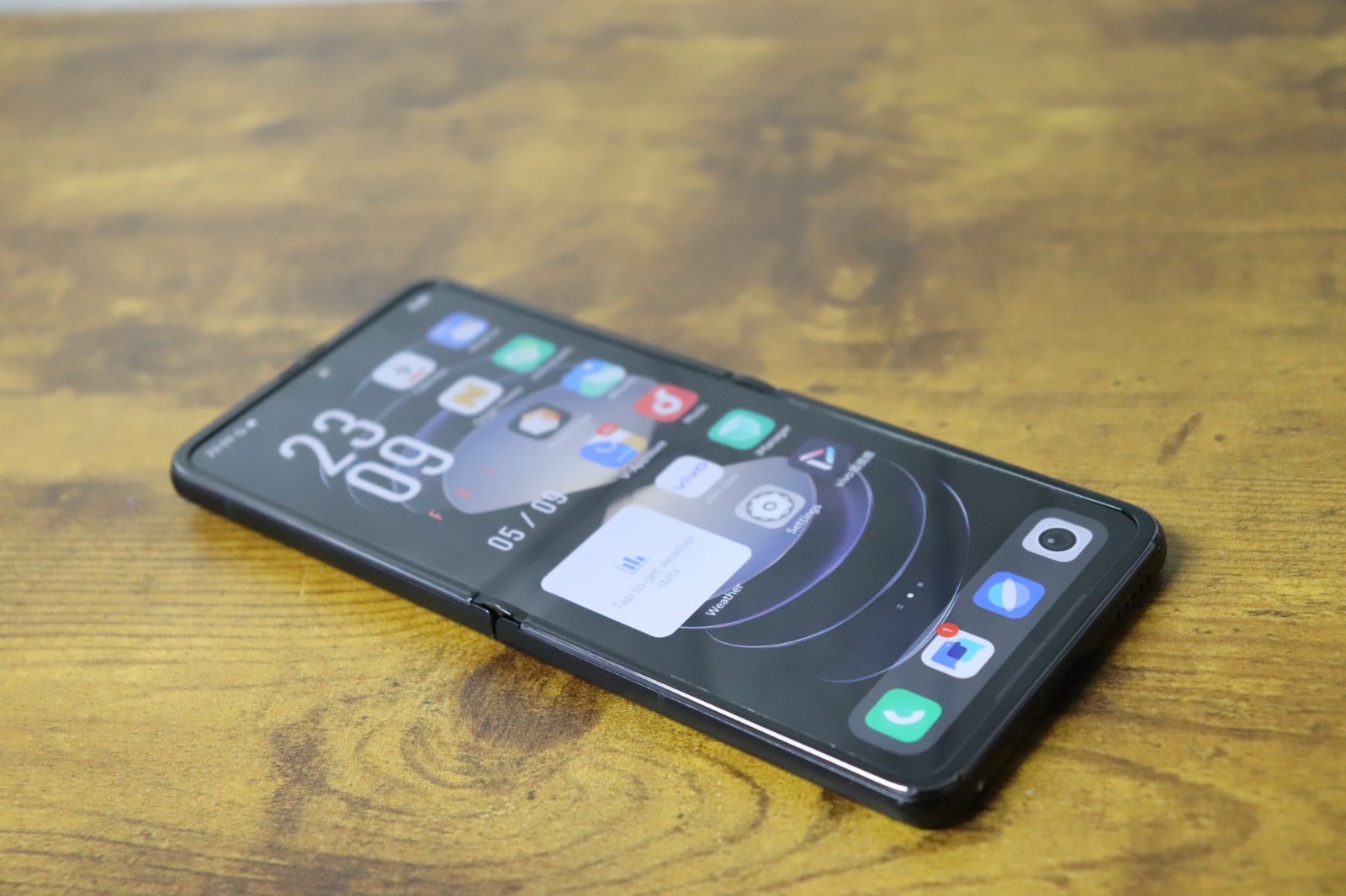 Vivo X Flip 5G 256 GB 6.74in AMOLED 50MP Camera black Used phone