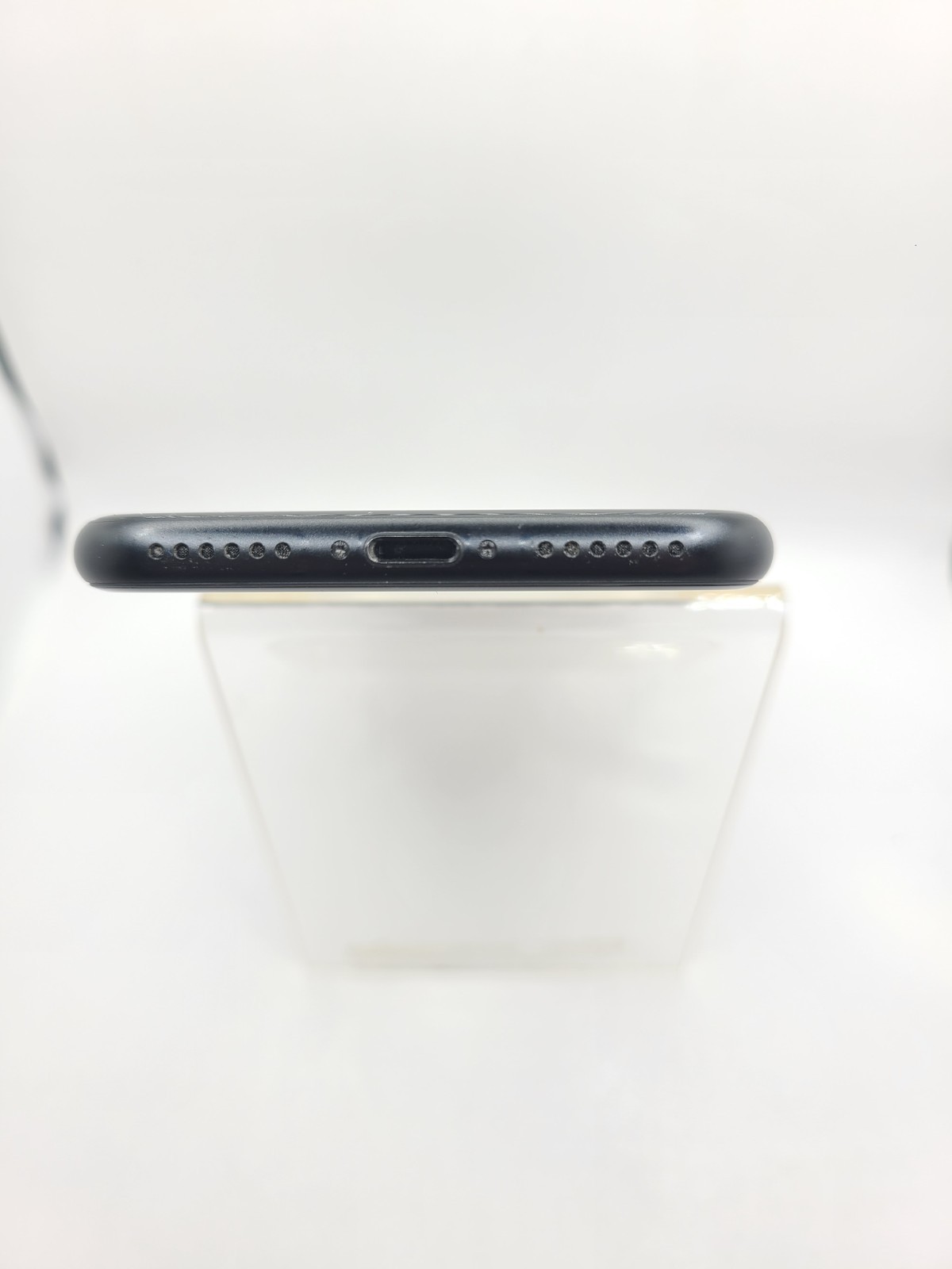 Apple iPhone SE 2 A2275 UNLOCKED Any Carrier Black 64GB iOS 26.4