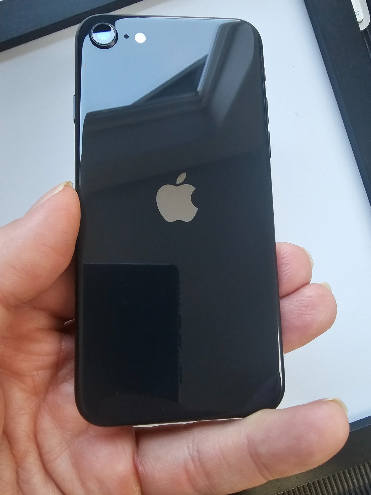 Apple iPhone 8 – 64 GB – Space Gray (Unlocked) 100 % battery Excellent!