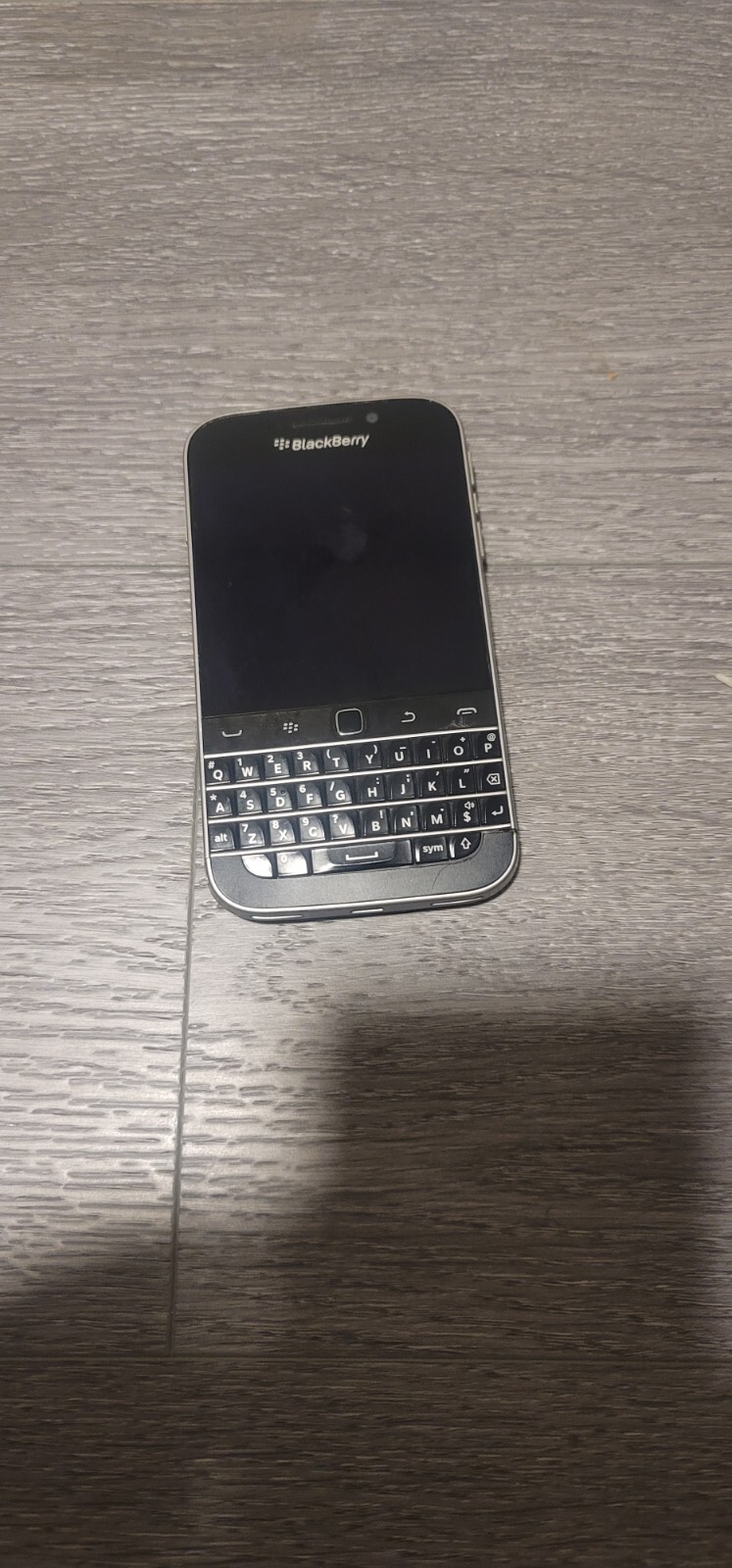BlackBerry Classic SQC100-4 – 16GB – Black (Unlocked) (Single SIM)