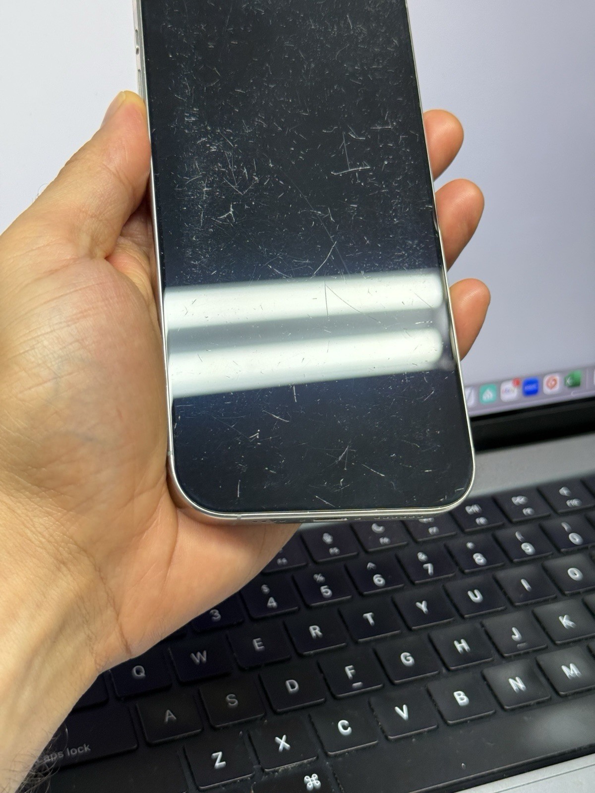 Apple iPhone 16 Pro Max Factory Unlocked 256GB Natural Titanium (Scratches) 4649