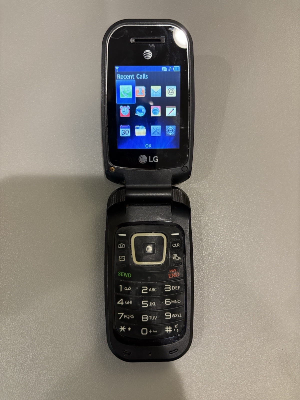 LG B470 Black Flip Phone
