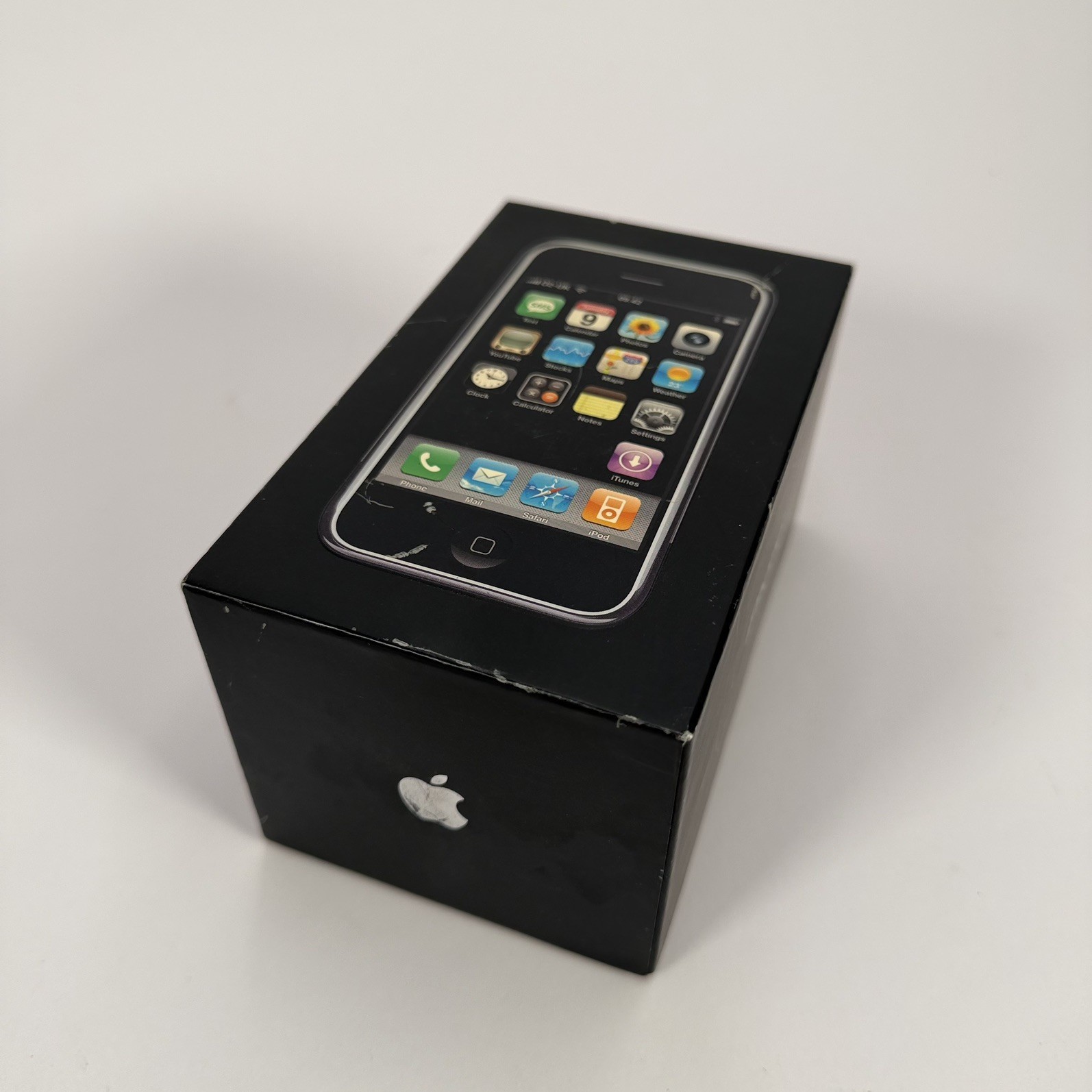 Apple iPhone 1st Generation 4G 8GB 16GB A1203 iOS 1.1.4 with Box and Accessories