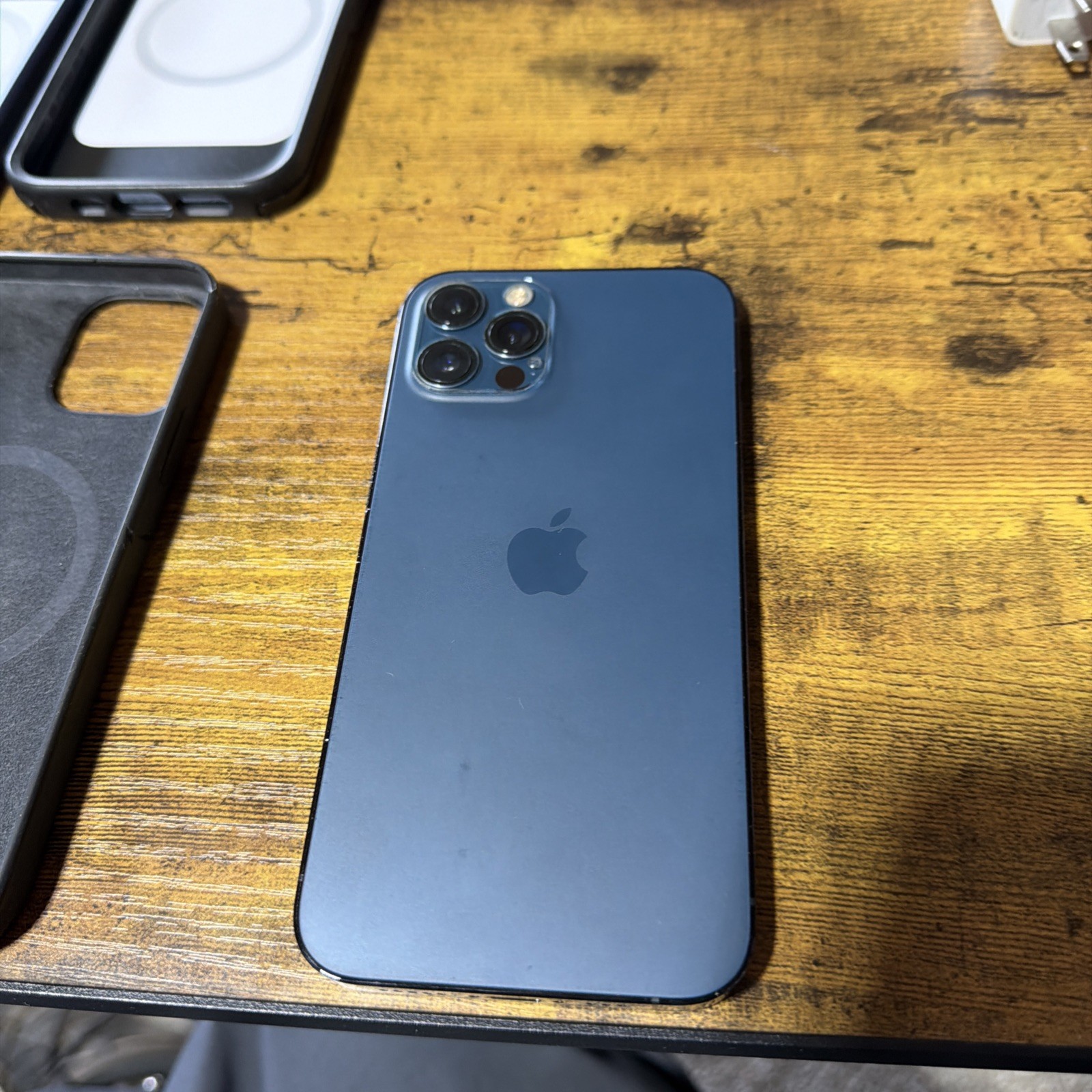 Apple iPhone 12 Pro (Excellent Condition) – (Unlocked)