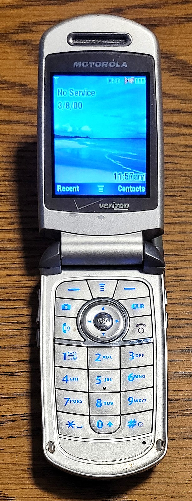 Motorola E815 – Silver & Gray ( Verizon ) Rare Cellular Flip Phone – Great Shape