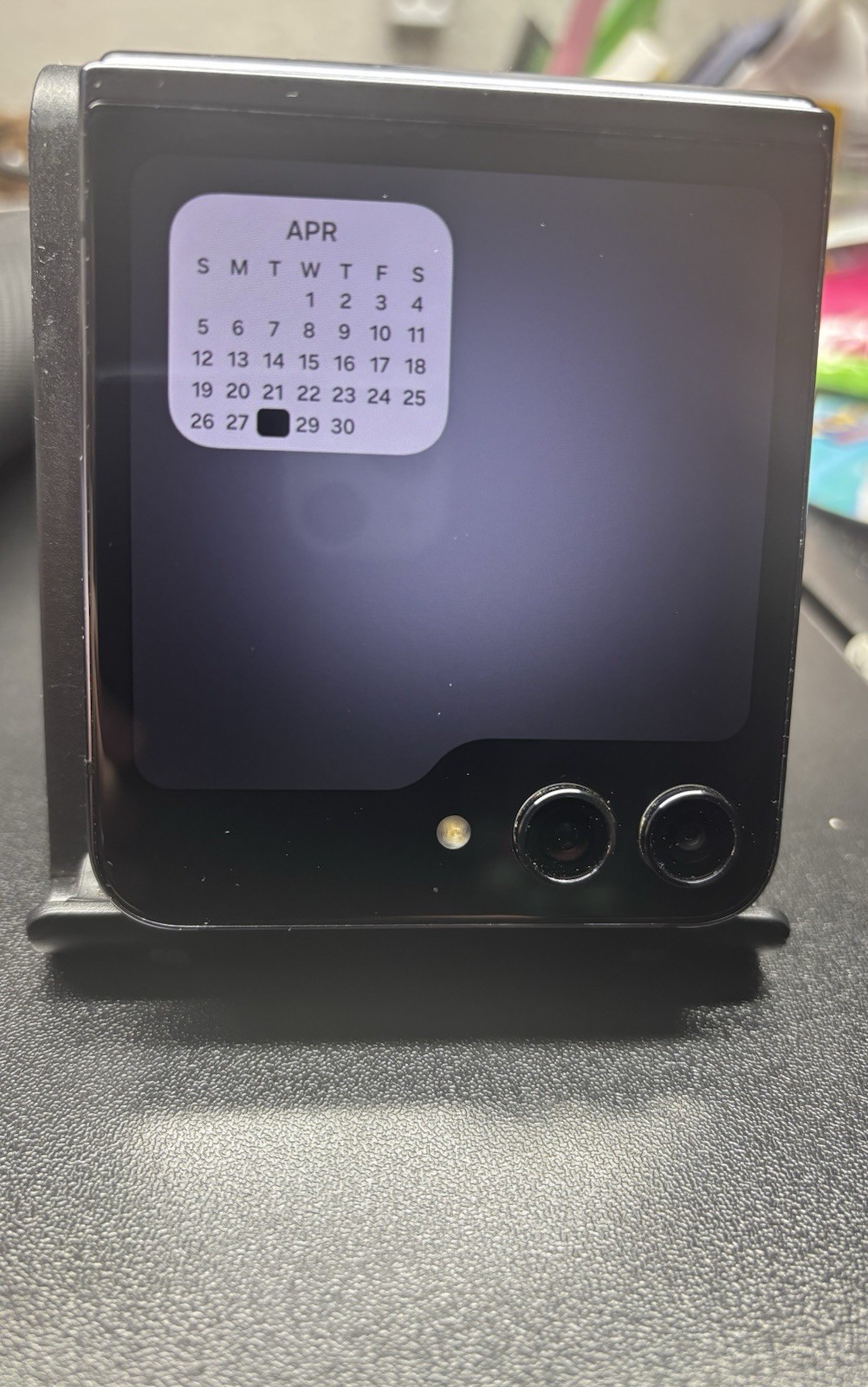 Samsung Galaxy Z Flip 5 Powers On Outer Screen Works – Inner Broken- IMEI CLEAN