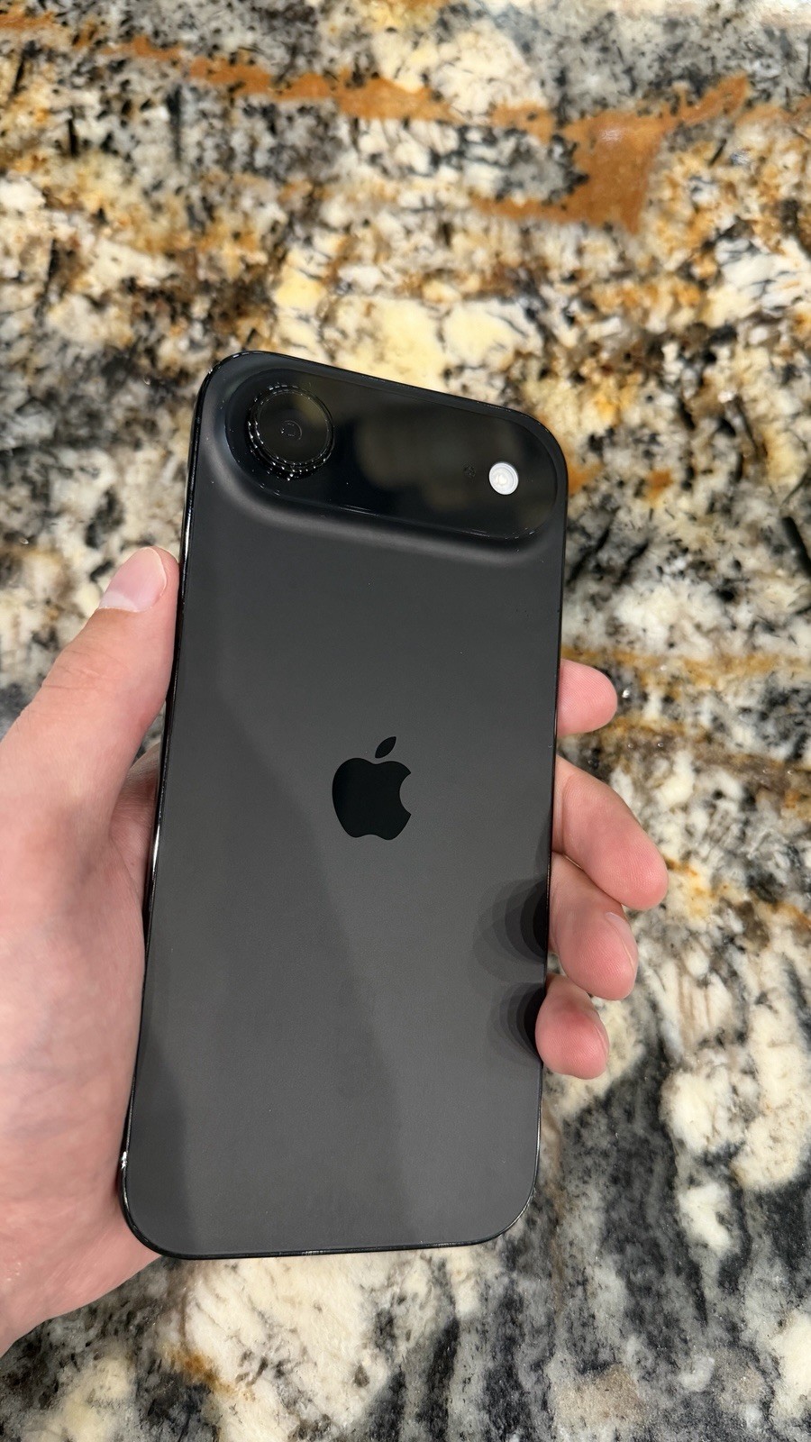 Apple iPhone 17 Air 512GB Black Unlocked iOS Bar Smartphone (Used)