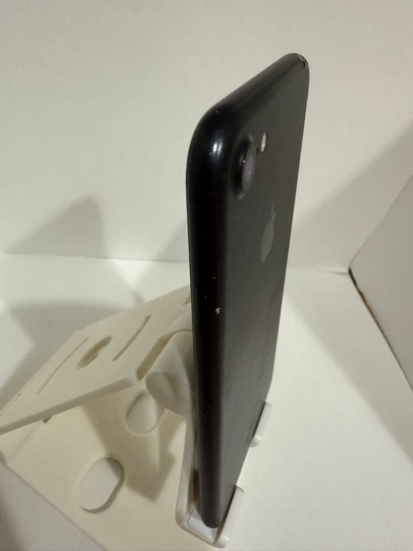 Apple iPhone 7 128GB Black Bar Cell Phone Smartphone Built-In Memory Single SIM