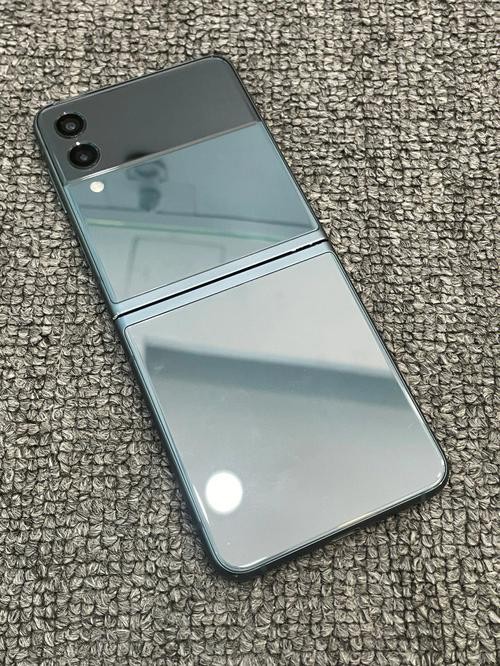 Samsung Galaxy Z Flip 3 F711B 128GB Global, International Unlocked phone green