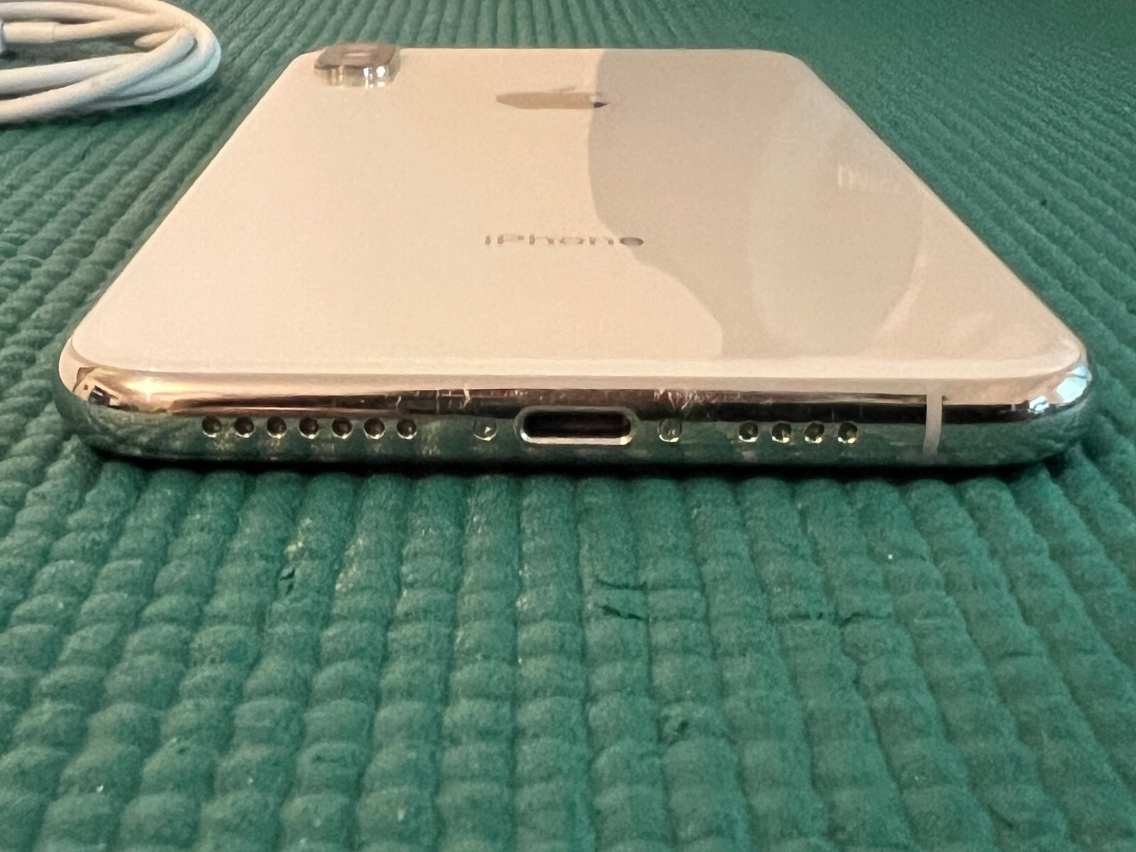 Apple iPhone XS Max – 64GB – Silver (Unlocked) A1921 (CDMA + GSM)