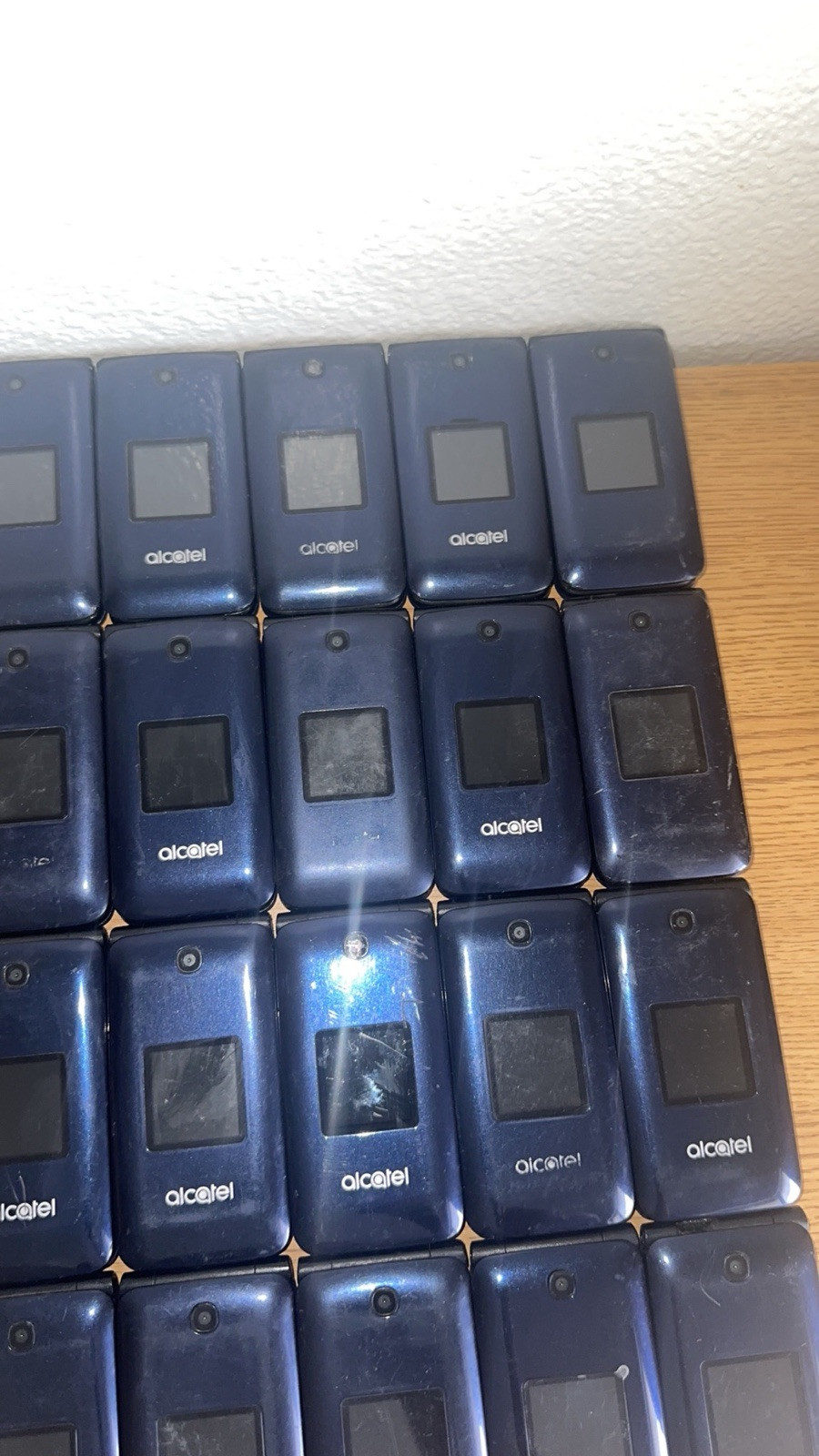 Lot of 20 Alcatel Go Flip 3 4044w Untested