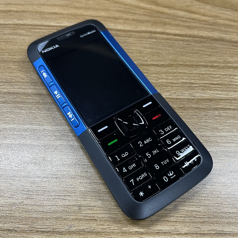 Nokia 5310 XpressMusic Bluetooth MP3 FM GSM 850/1800 /1900 Unlocked Mobile phone
