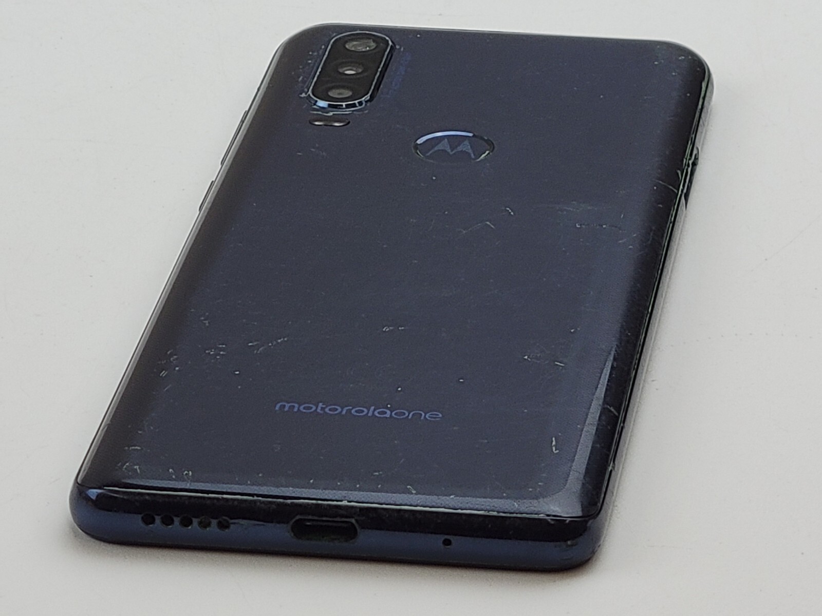 Motorola One Action (XT2013-1) 128GB (GSM Unlocked) – *PLEASE READ* – J8563