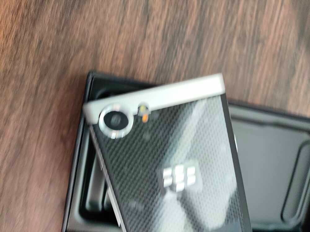 Never used BlackBerry KEYone – 32 GB 64GB – Black Silver (Unlocked) 4G phone