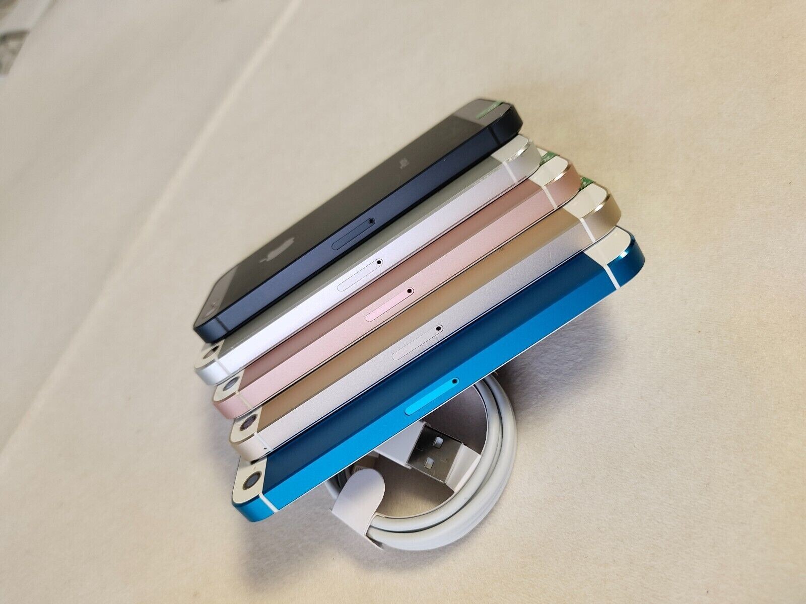 📱 IOS6 Apple iPhone 5 16GB Unlocked Black white gold blue Perfect appearance 📱