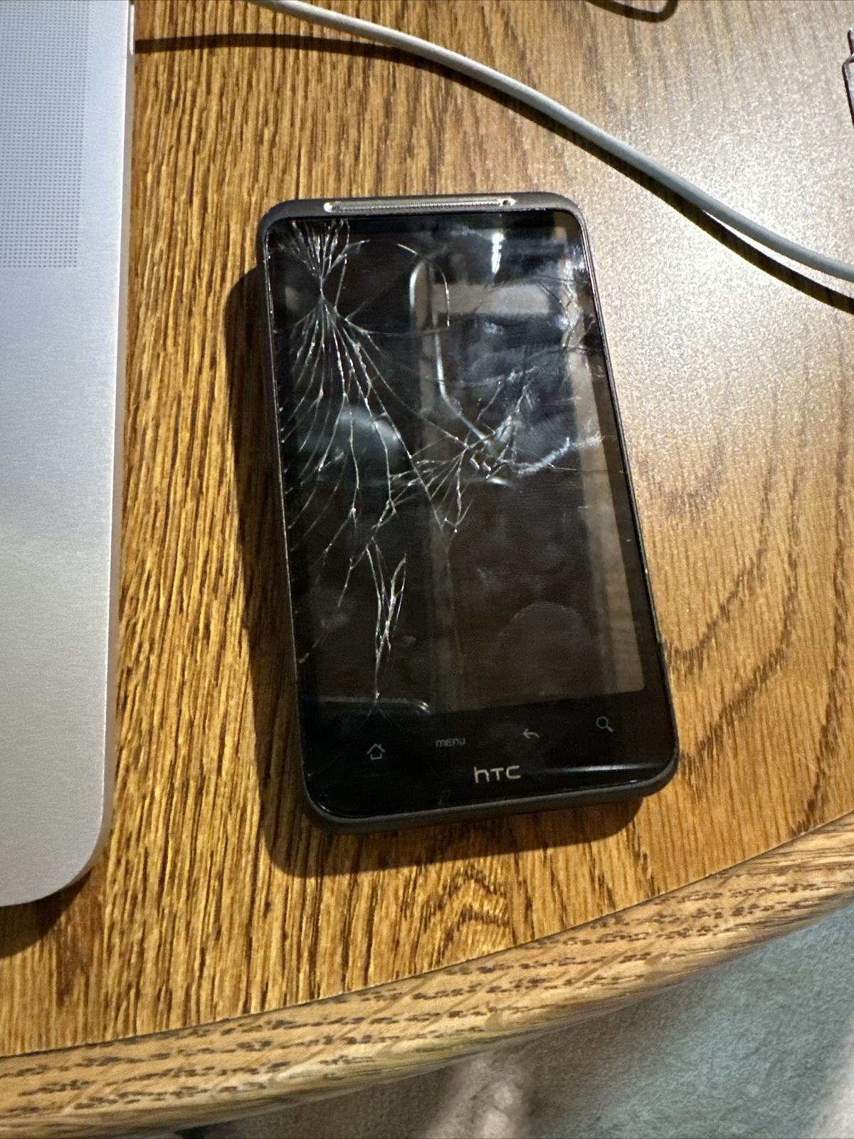 HTC EVO 4G -cracked Screen