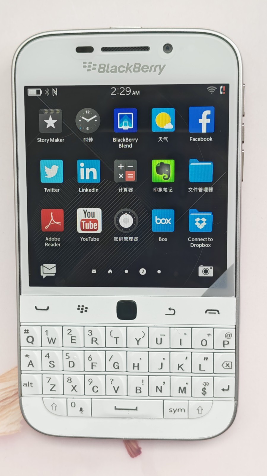 BlackBerry Classic Q20 16GB UNLOCKED Keyboard Smartphone Random Color