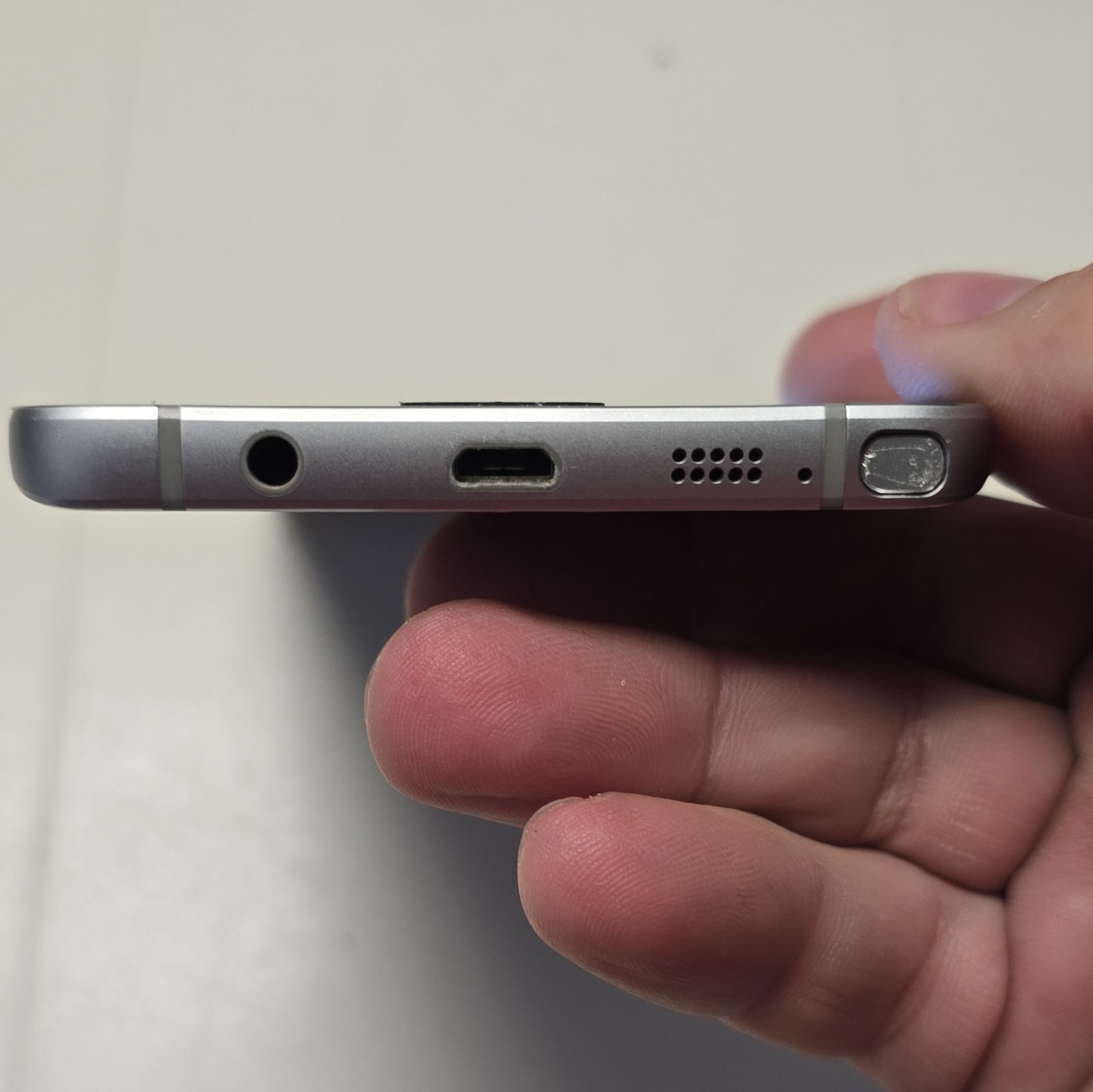 Samsung Galaxy Note5 AT&T Black Micro USB Bar Mobile Smartphone