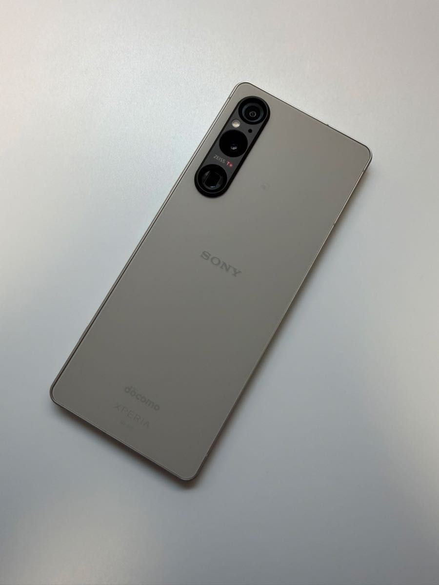 Sony Xperia 1 V Platinum Silver 256GB 12GB RAM Dual SIM Unlocked From Japan used
