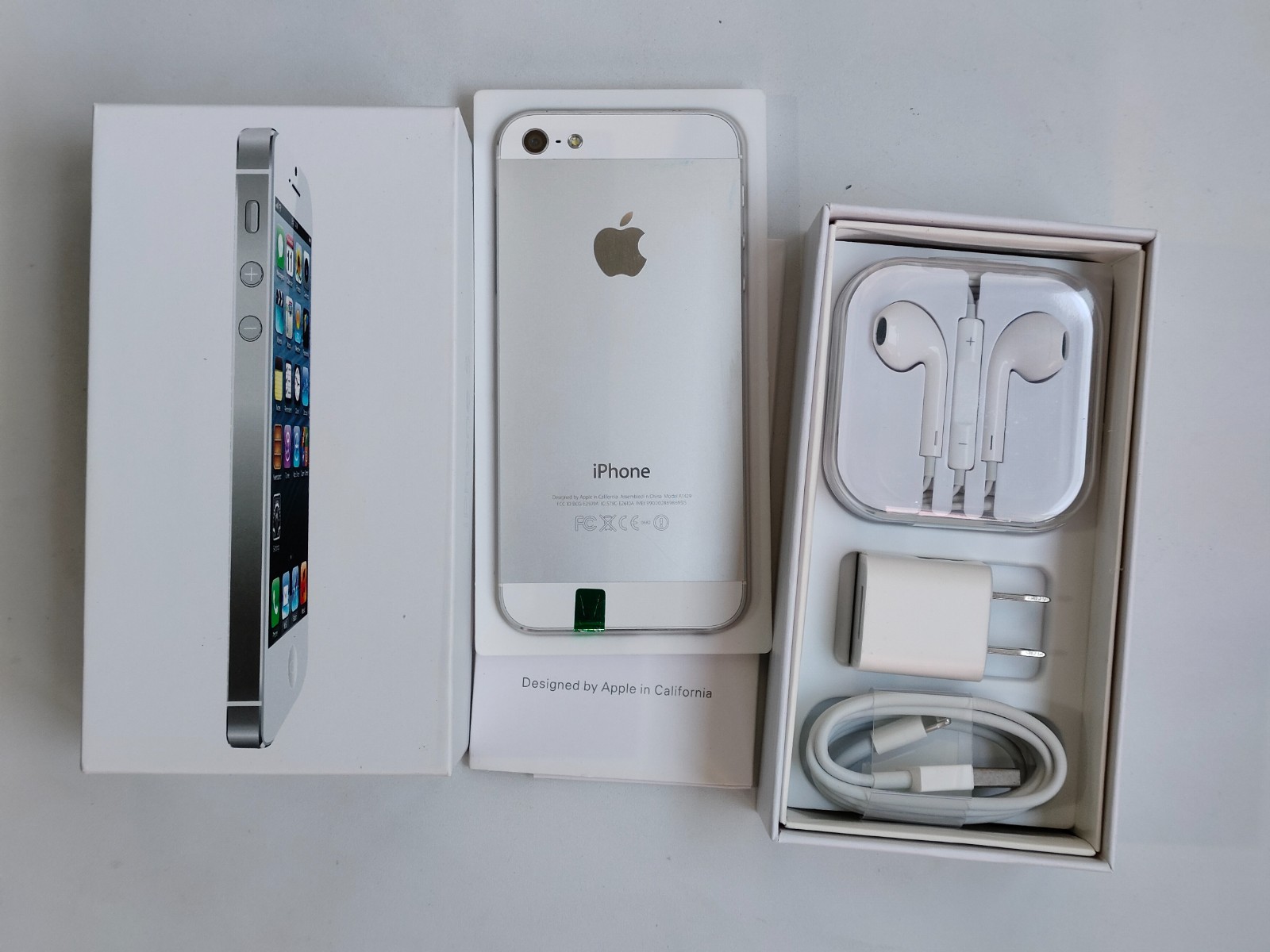 90%N ew Apple iPhone 5/5s/5c 16GB Factory UNlocked Black/White/Gold Good
