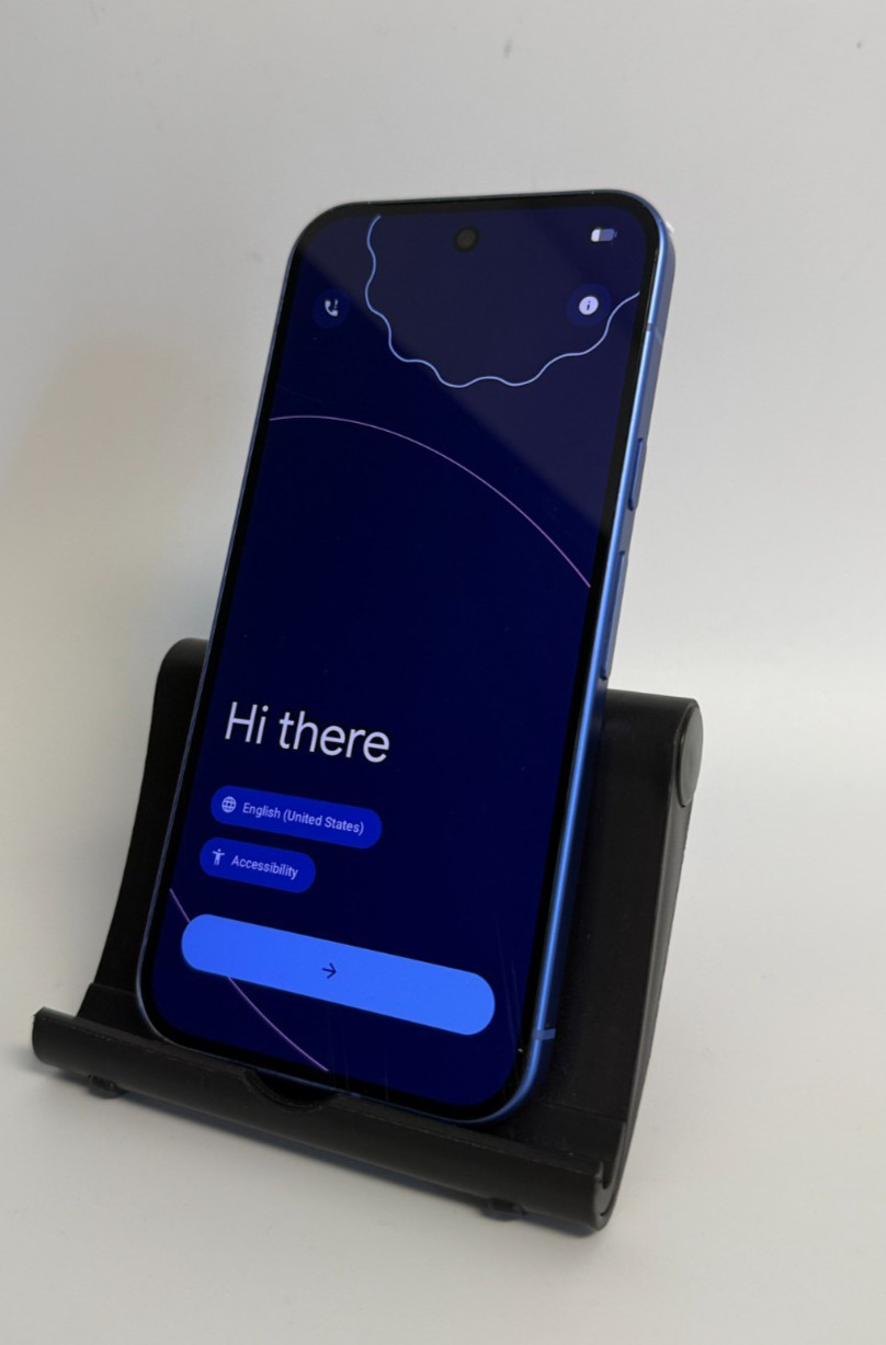 UNLOCKED – Google Pixel 10 – 128GB Indigo 6.3” – C GRADE