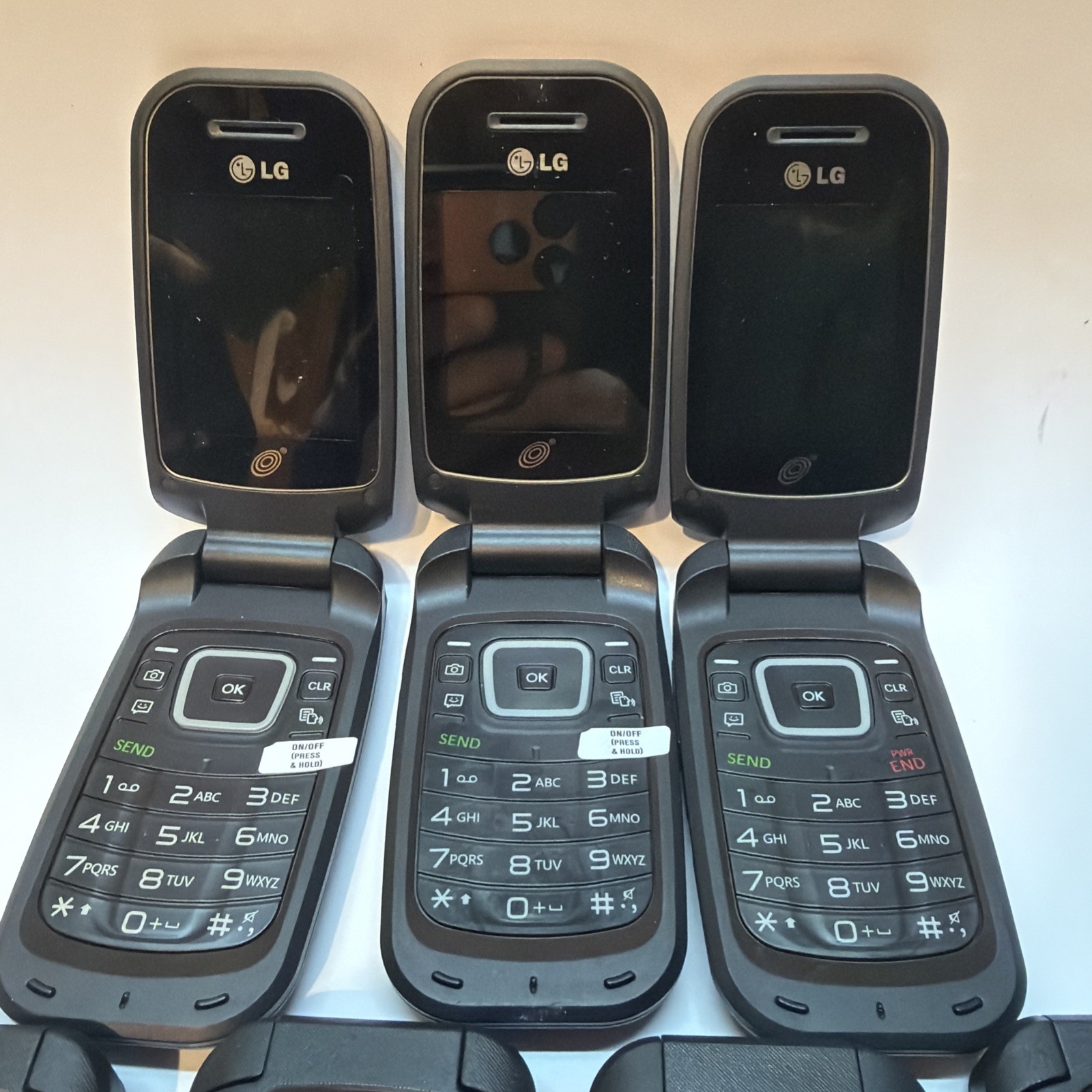 Lot Of 7 LG 440G – 440GB – Black (TracFone) GSM Basic Camera Flip Cell Phone