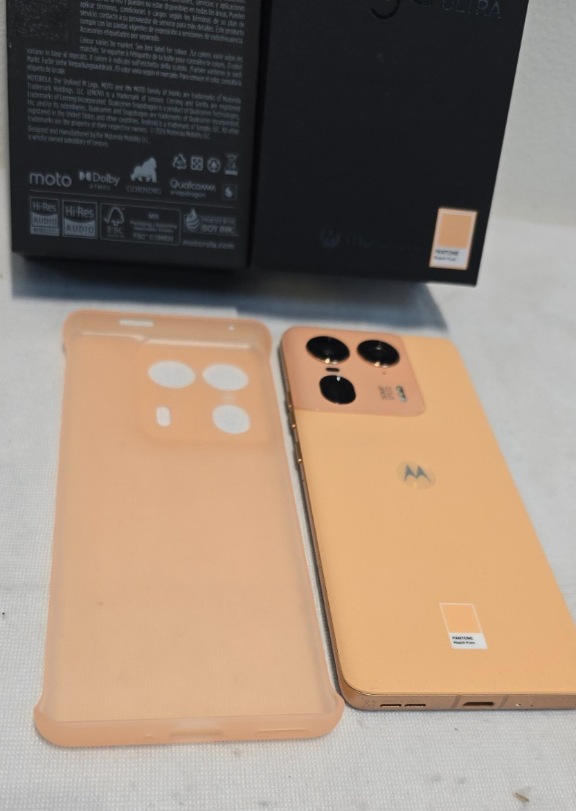 Motorola Edge 50 Ultra 5G XT2401-1 16GB + 1TB Unlocked Peach Fuzz