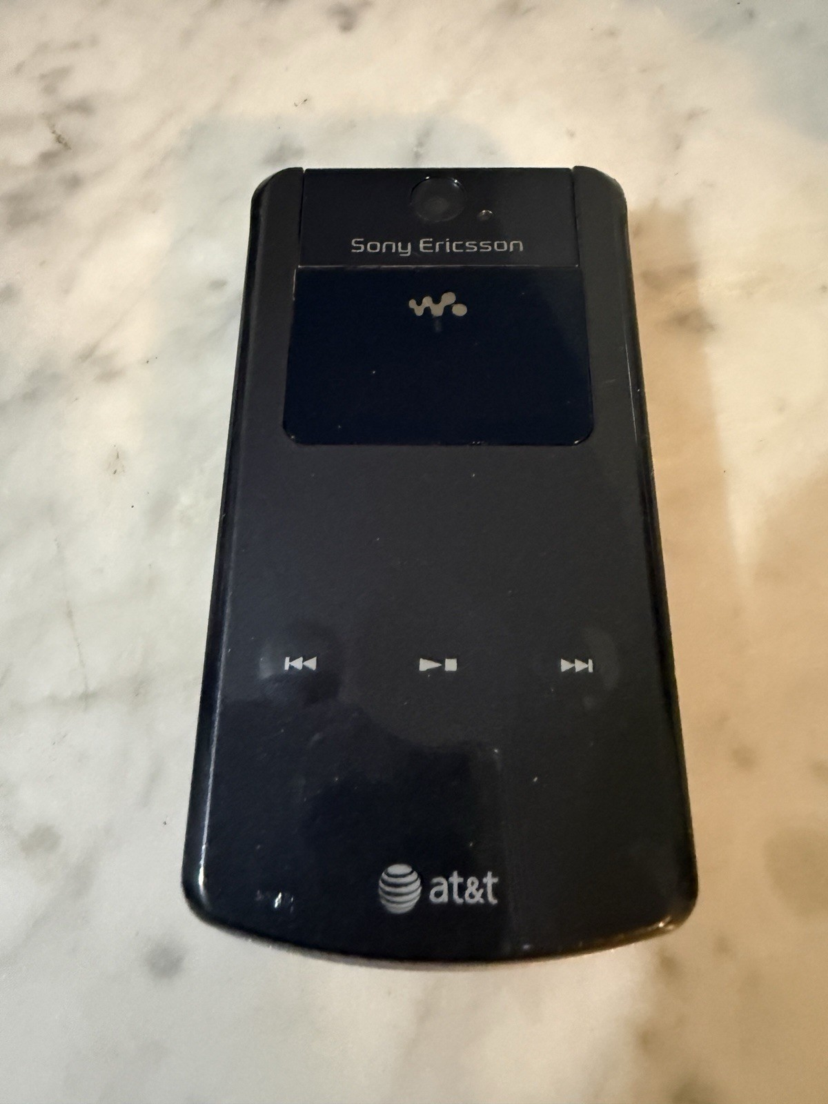 Sony Ericsson Walkman W518a – Gray and Silver ( AT&T ) Rare MP3 Flip Phone WORKS