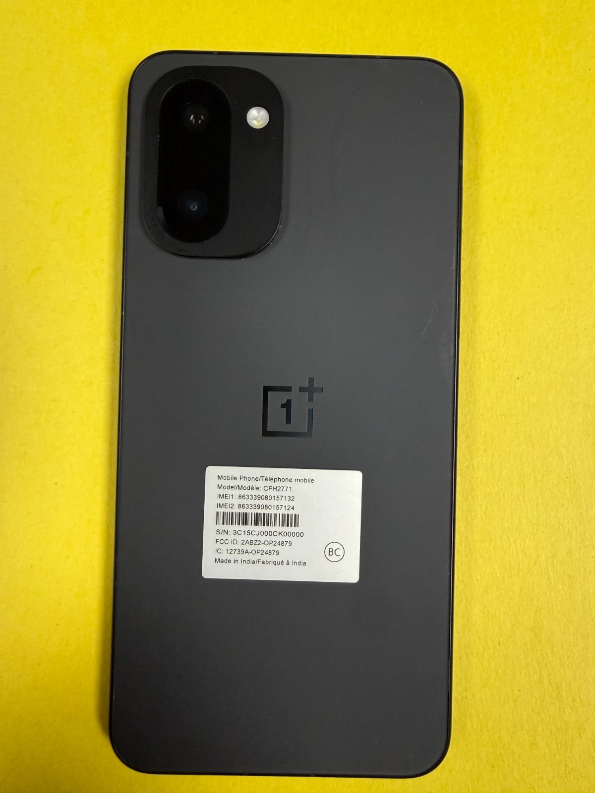 OnePlus 15R – 12GB + 256GB -CPH2771 – Charcoal Black (Unlocked) Great Condition