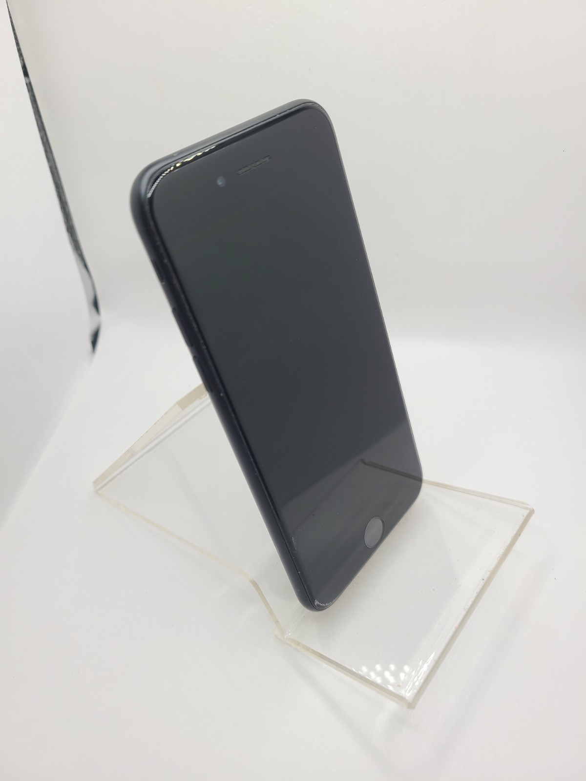 Apple iPhone SE 2020 A2275 UNLOCKED Any Carrier Black 64GB iOS 26.5