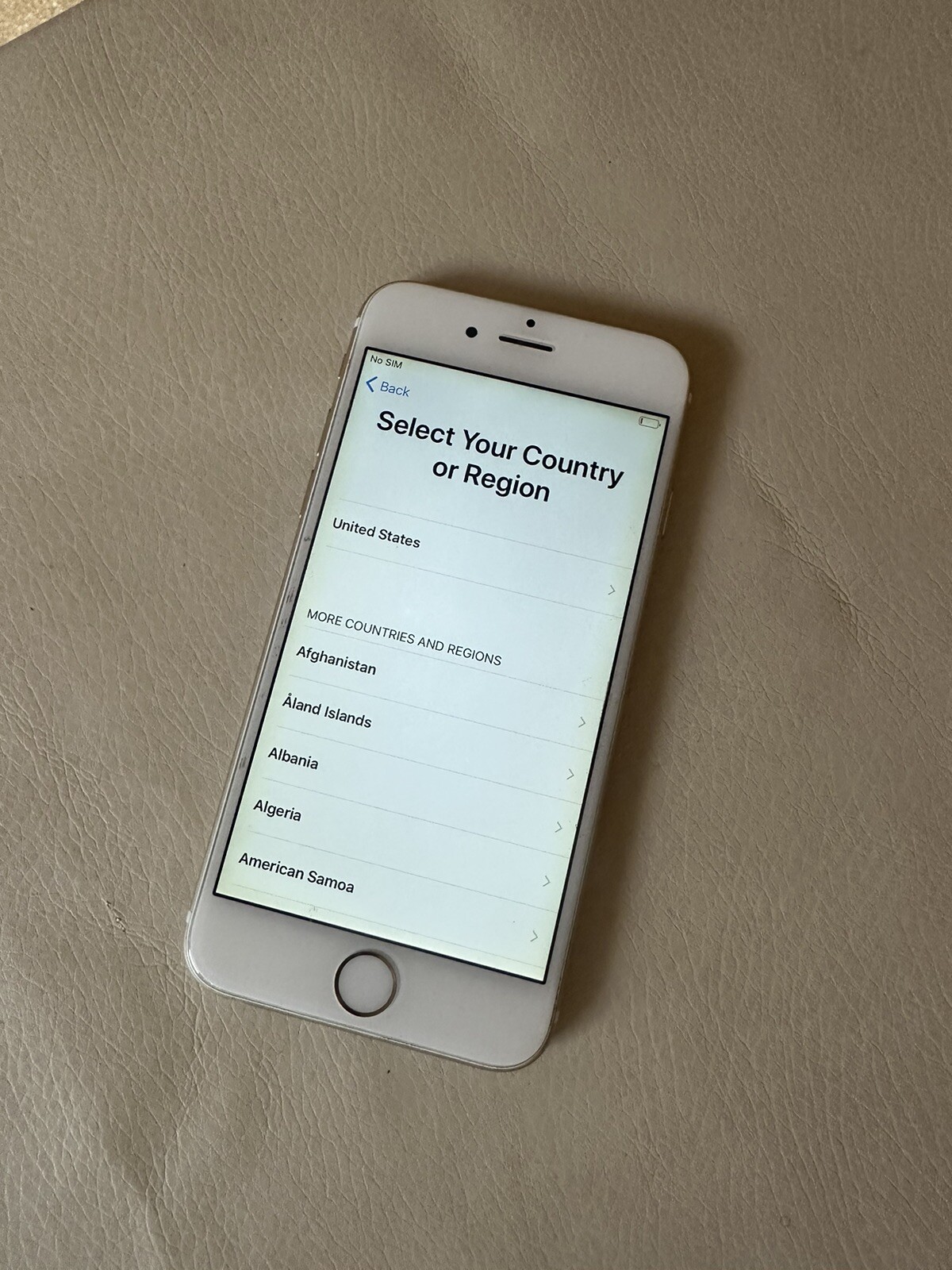 Apple iPhone 6 – 64GB – Gold (Unlocked) A1549 (CDMA + GSM)