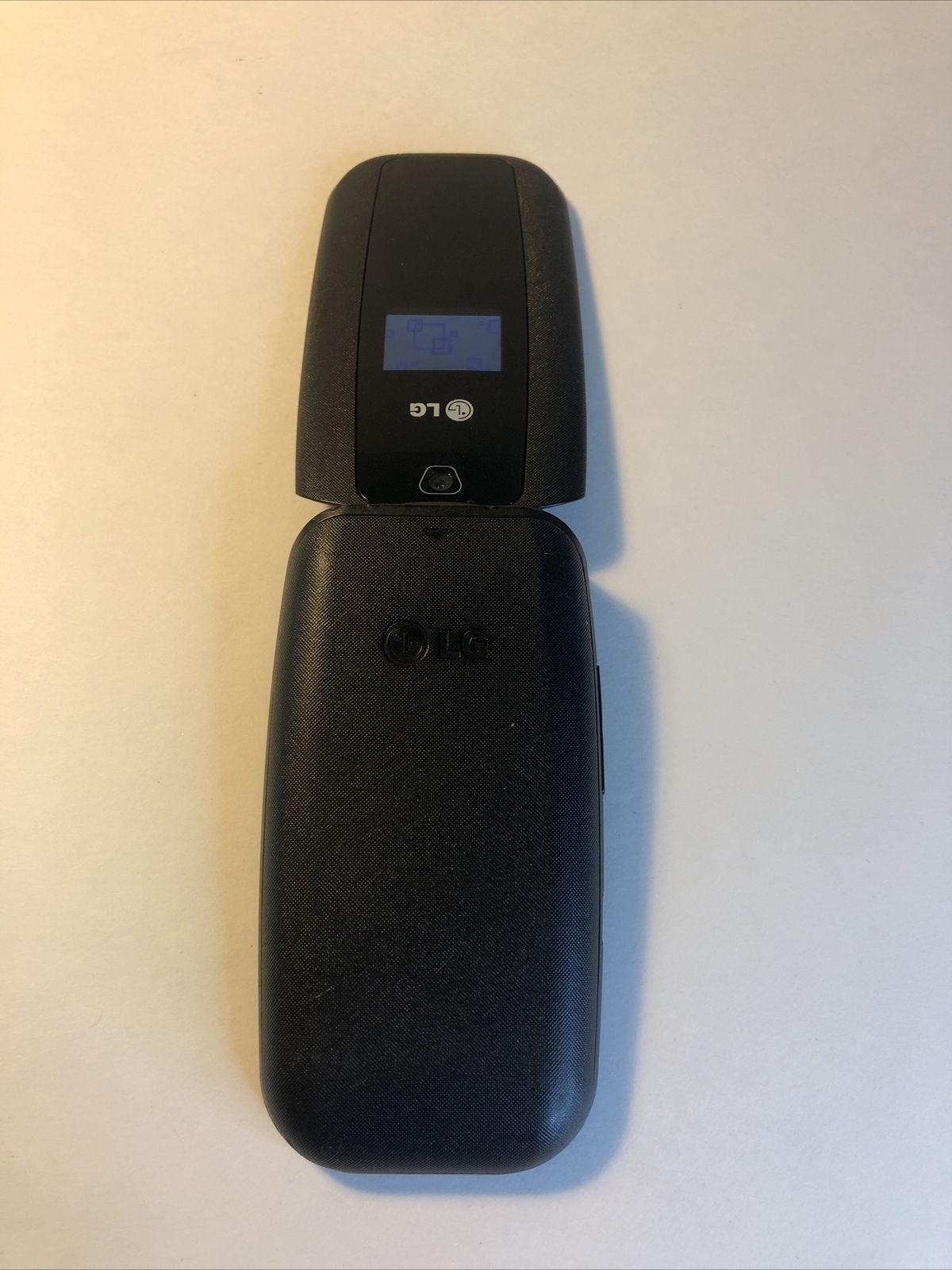 LG 440G Tracfone Wireless Camera Cellular Flip Phone