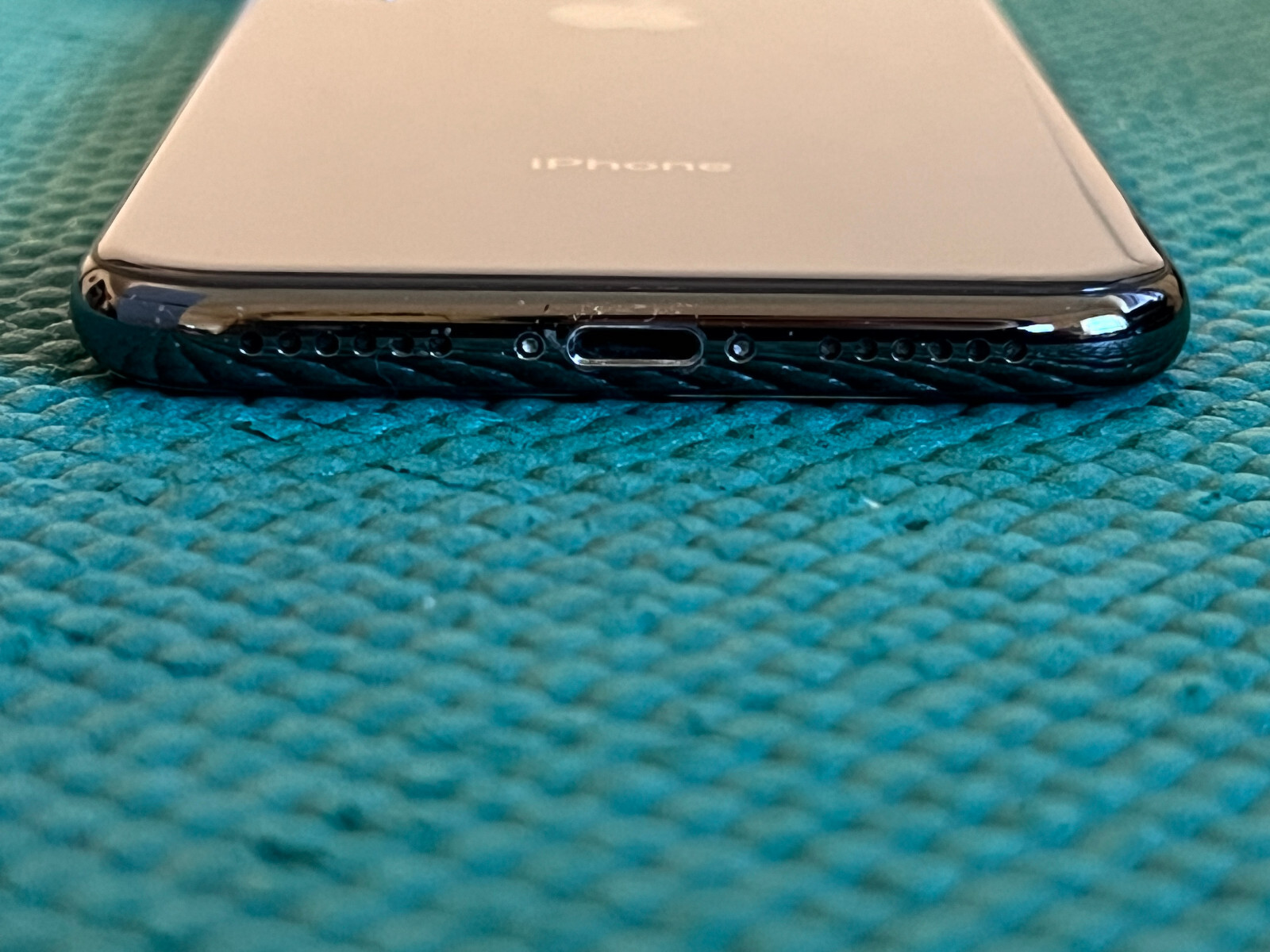 Apple iPhone X – 256GB – Space Gray (Unlocked) A1901 (GSM)