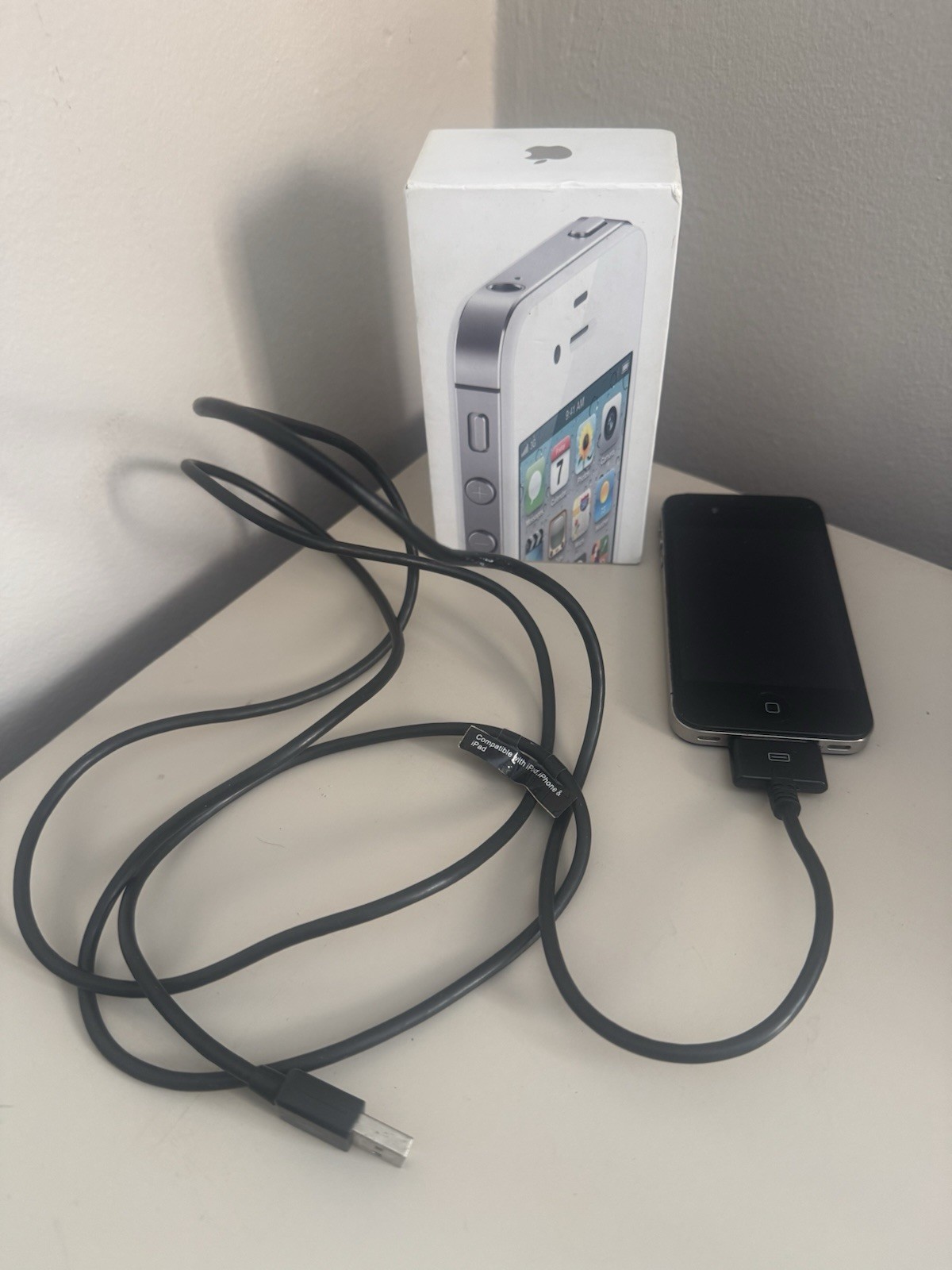 Apple iPhone 4S Black 32GB A1349 with Box
