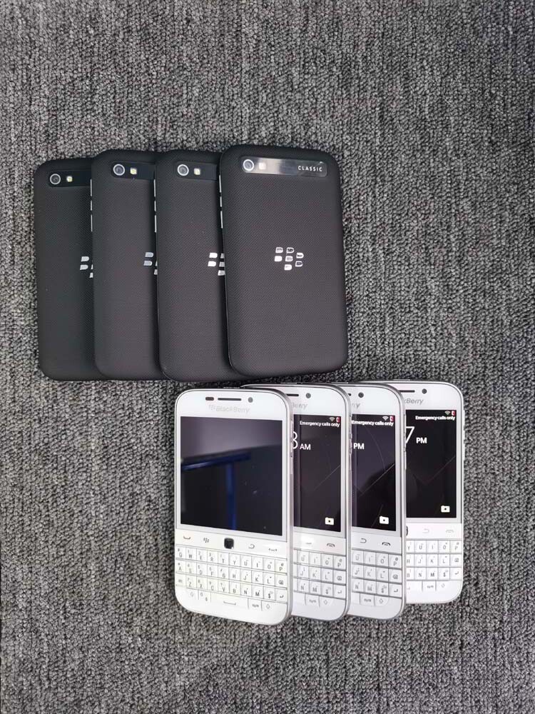 BlackBerry Classic Q20 16GB GSM (Unlocked) 4G LTE Keyboard Smartphone