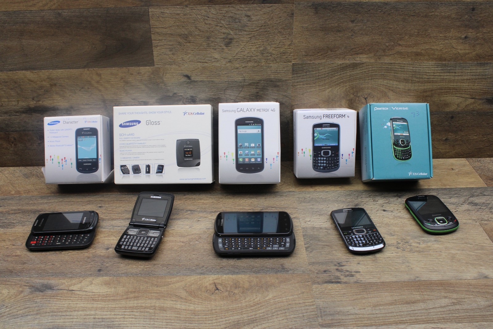Lot of Vintage Cellphones with Boxes Samsung and Pantech, Untested as is