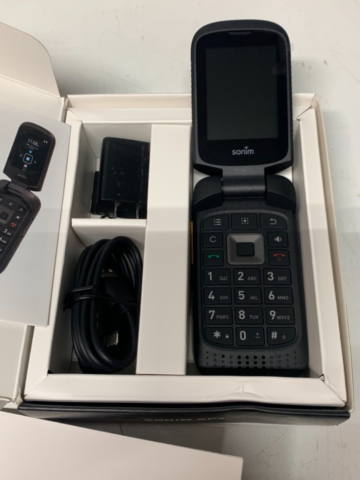 Sonim XP3 XP3800 SPRINT 4G 8GB dual sim Flip Phone