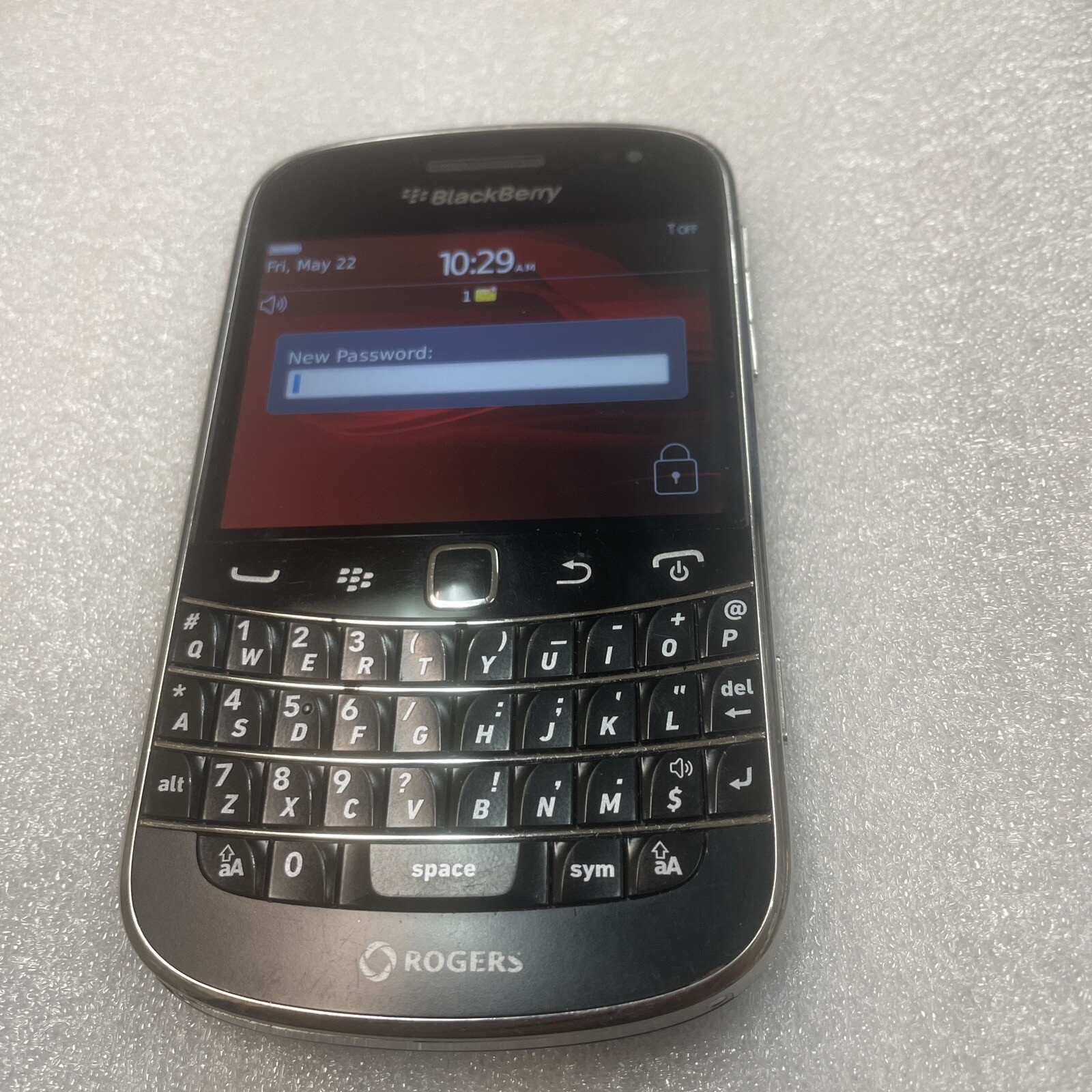 (Nice) BLACKBERRY BOLD 9900 8G cell phone (No Battery. carrier: Rogers, Fido)