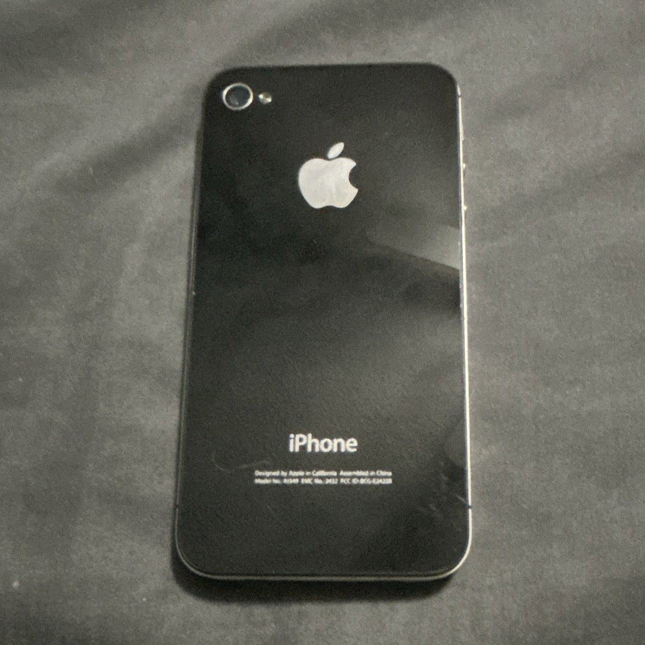 Apple iPhone 4 Smartphone Black Bar Style 5MP Camera Resolution