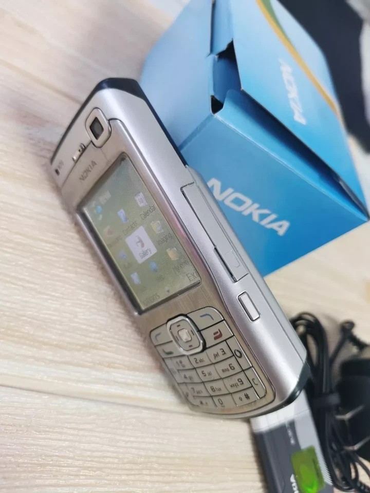 Nokia N70 Fashion Cell Phone Camera 3G 2.4″ Bluetooth FM Music Phone