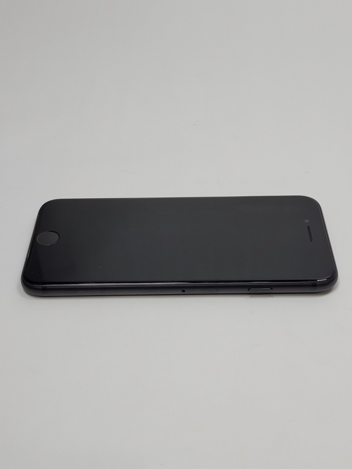 Apple iPhone 7 – 32GB – Black – Unlocked – MNAC2 LL/A – iPhone9,1 (A1660)