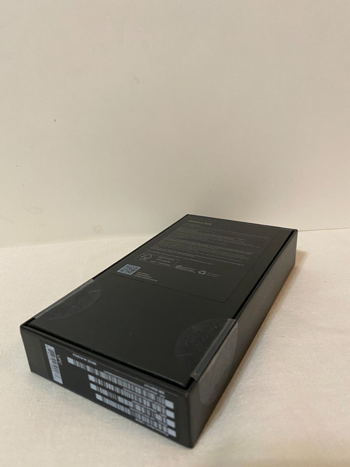 Samsung Galaxy S22 SM-S901U – 128GB – Phantom Black (Unlocked)