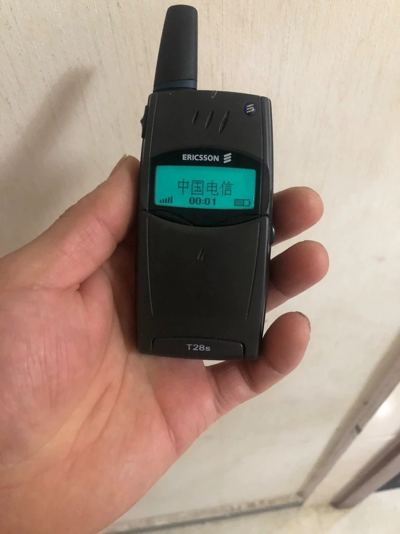 Ericsson T28 – 0.5 MB – Blue (Unlocked) only accept 2G networks GOOD